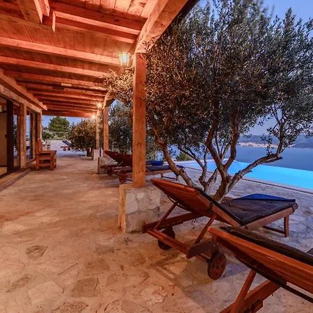 Secluded Paradise *