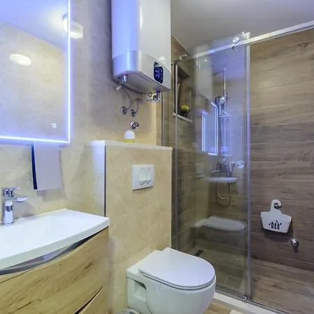 Secluded Paradise Omis