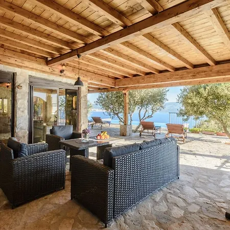 Villa Secluded Paradise *