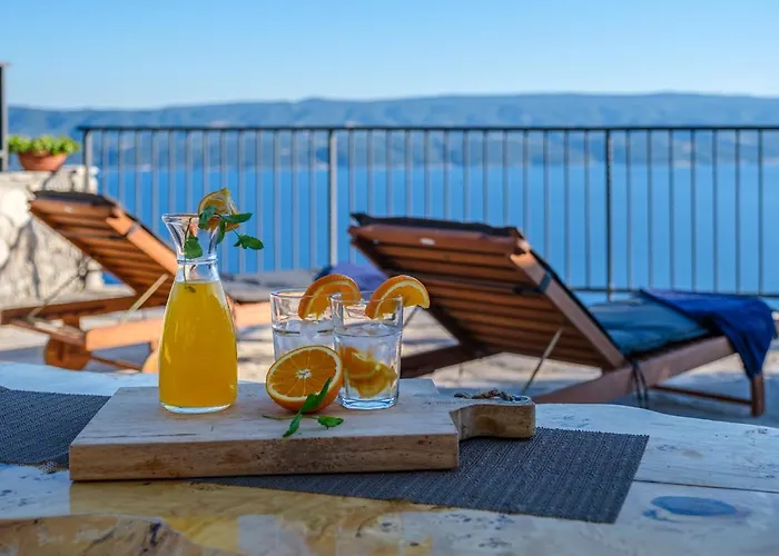 Secluded Paradise فيلة