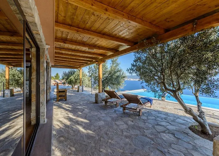 Secluded Paradise * Omis