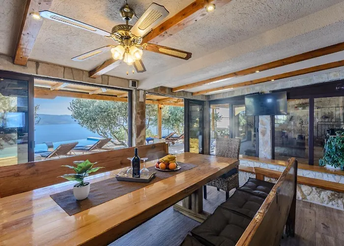 Secluded Paradise Vila Omis